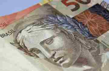  Caixa libera abono salarial para nascidos em fevereiro 